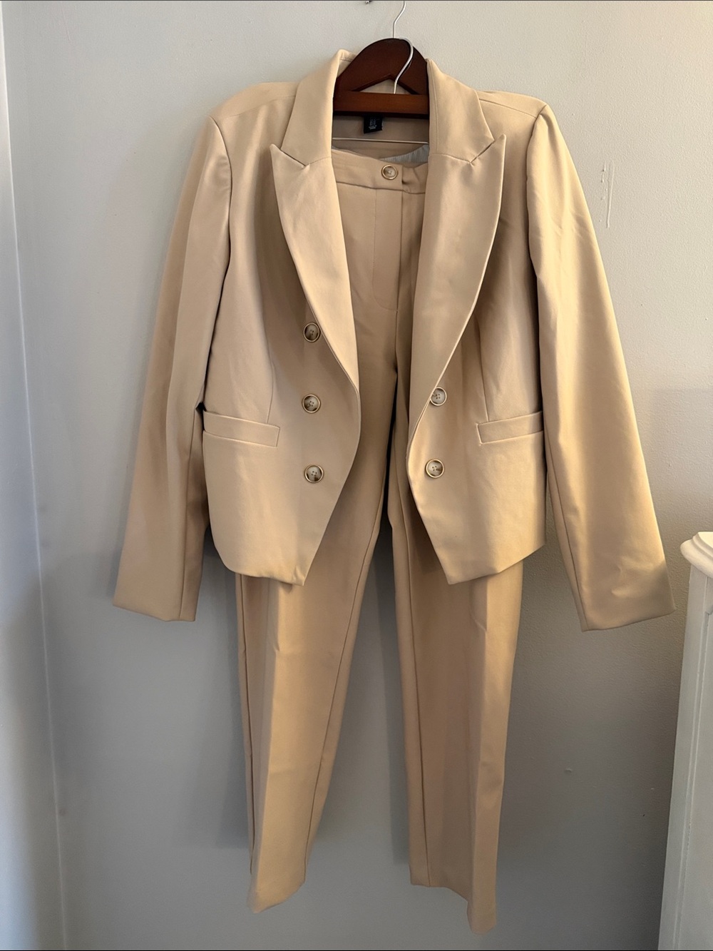NICOLE MILLER New York tan suit set- blazer and pants